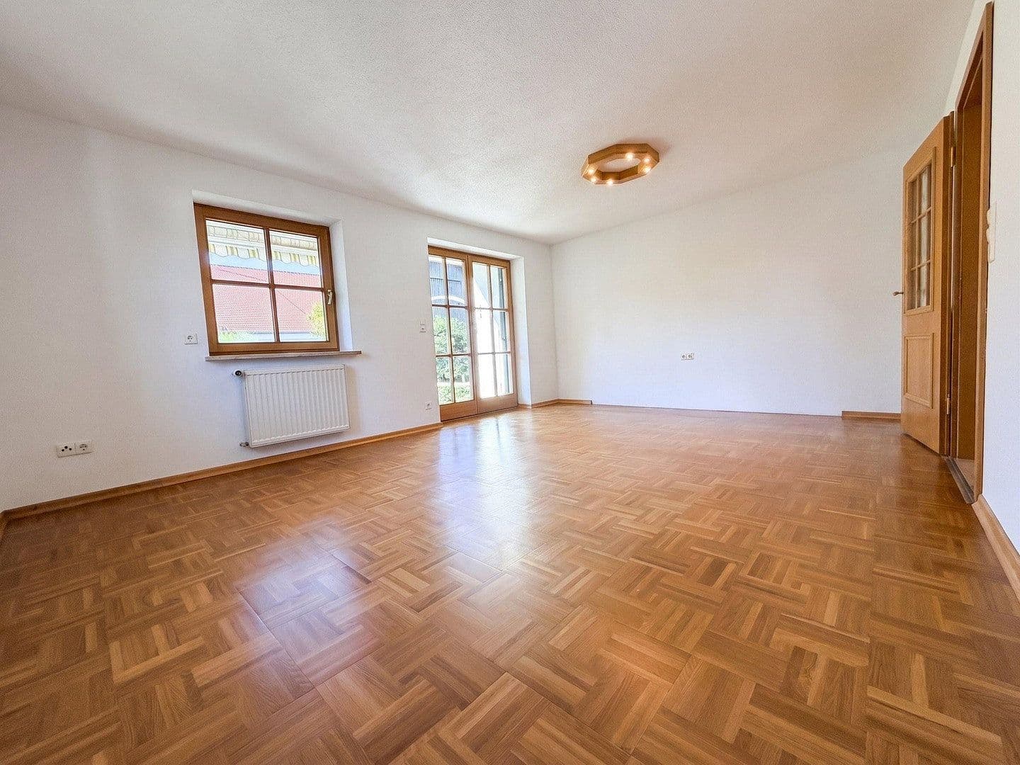 Pronájem domu 175 m², pozemek 684 m², Germaringen, Bavorsko Pronájem domu 175 m², pozemek 684 m², Germaringen, Bavorsko