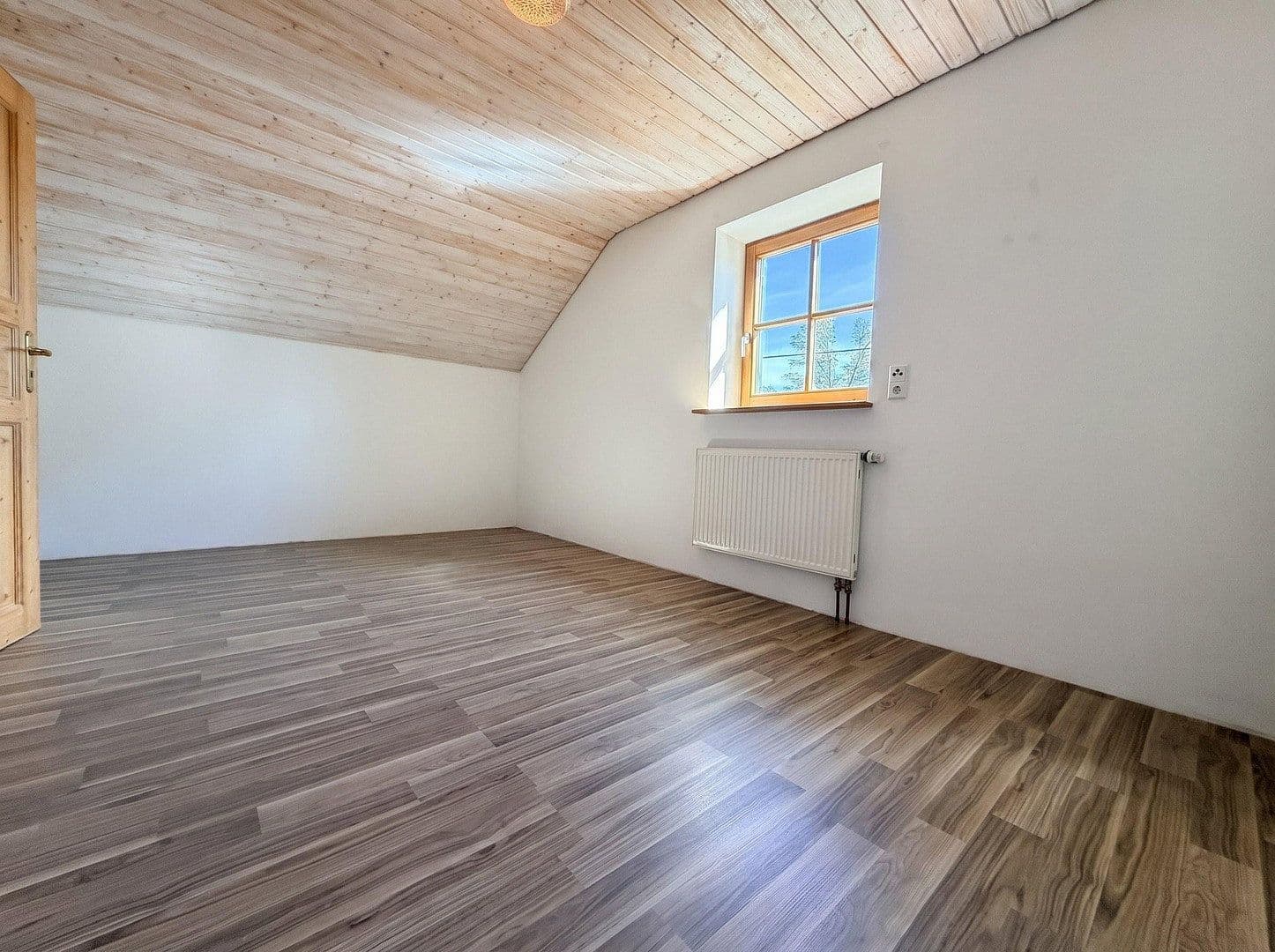 Pronájem domu 175 m², pozemek 684 m², Germaringen, Bavorsko Pronájem domu 175 m², pozemek 684 m², Germaringen, Bavorsko