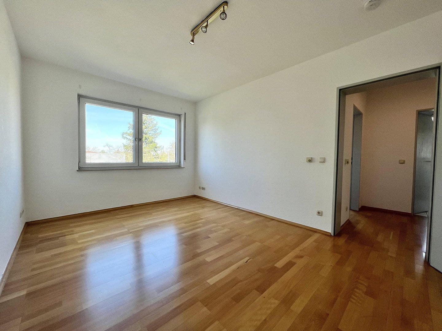 Pronájem bytu 4+1 101 m², Reuterallee 69, Darmstadt, Hessen Pronájem bytu 4+1 101 m², Reuterallee 69, Darmstadt, Hessen
