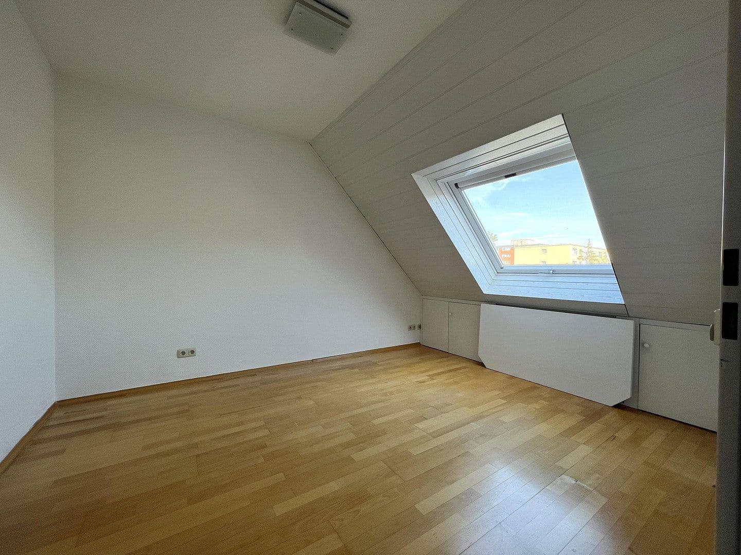 Pronájem bytu 4+1 101 m², Reuterallee 69, Darmstadt, Hessen Pronájem bytu 4+1 101 m², Reuterallee 69, Darmstadt, Hessen