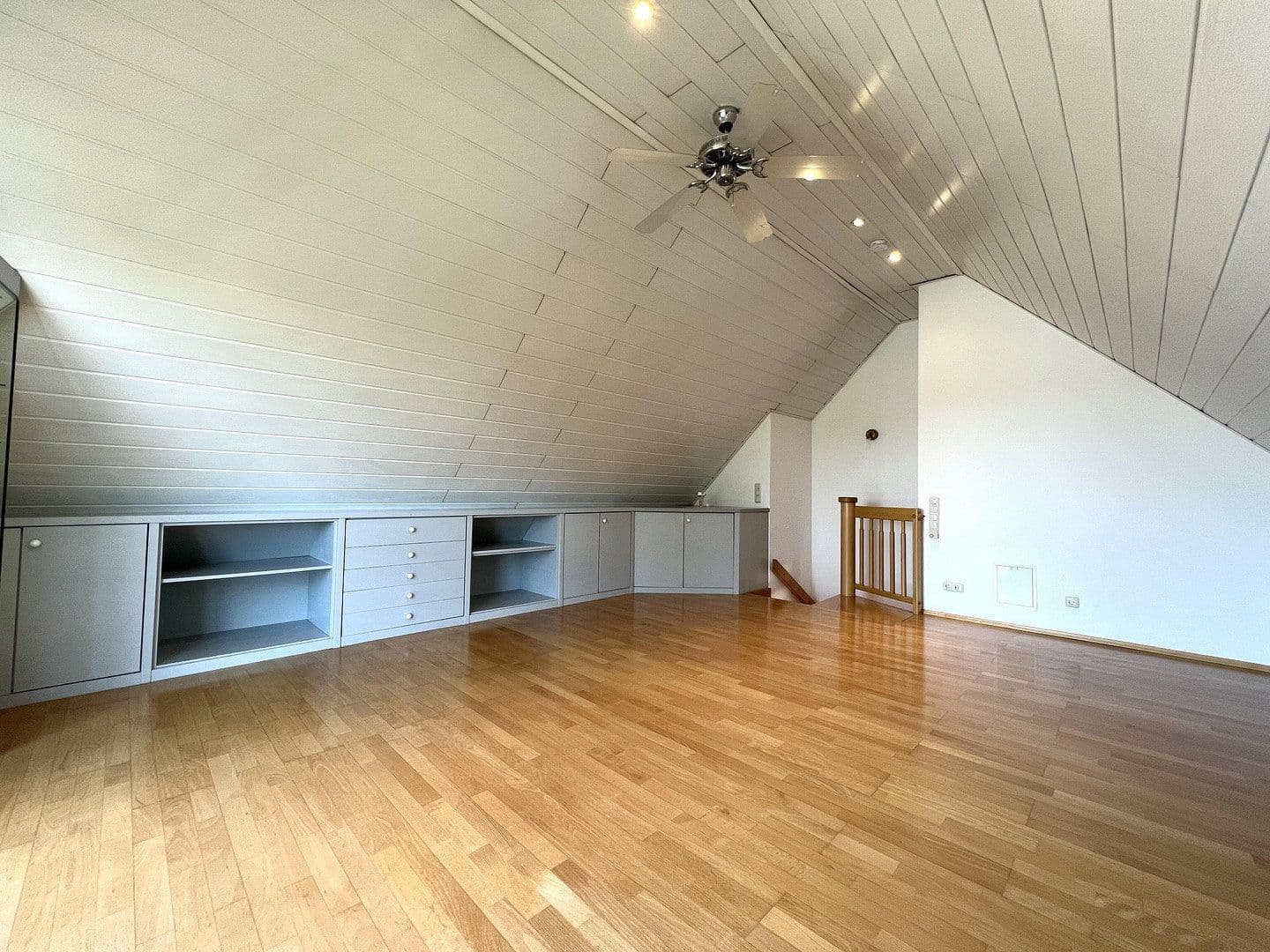 Pronájem bytu 4+1 101 m², Reuterallee 69, Darmstadt, Hessen Pronájem bytu 4+1 101 m², Reuterallee 69, Darmstadt, Hessen