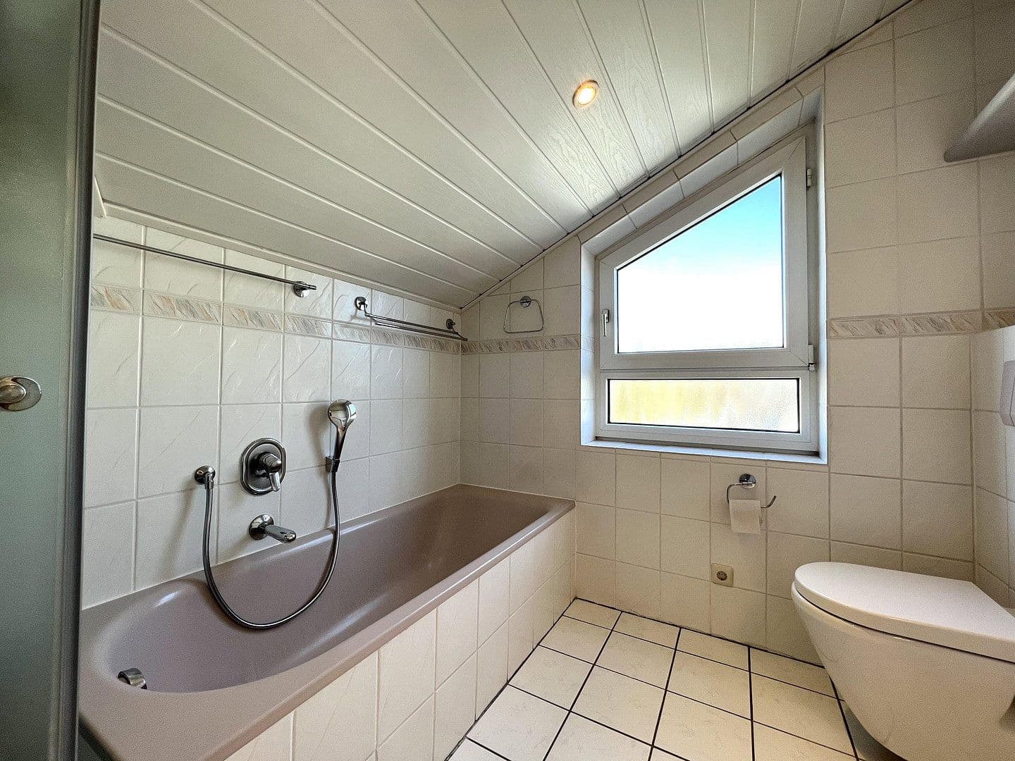 Pronájem bytu 4+1 101 m², Reuterallee 69, Darmstadt, Hessen Pronájem bytu 4+1 101 m², Reuterallee 69, Darmstadt, Hessen