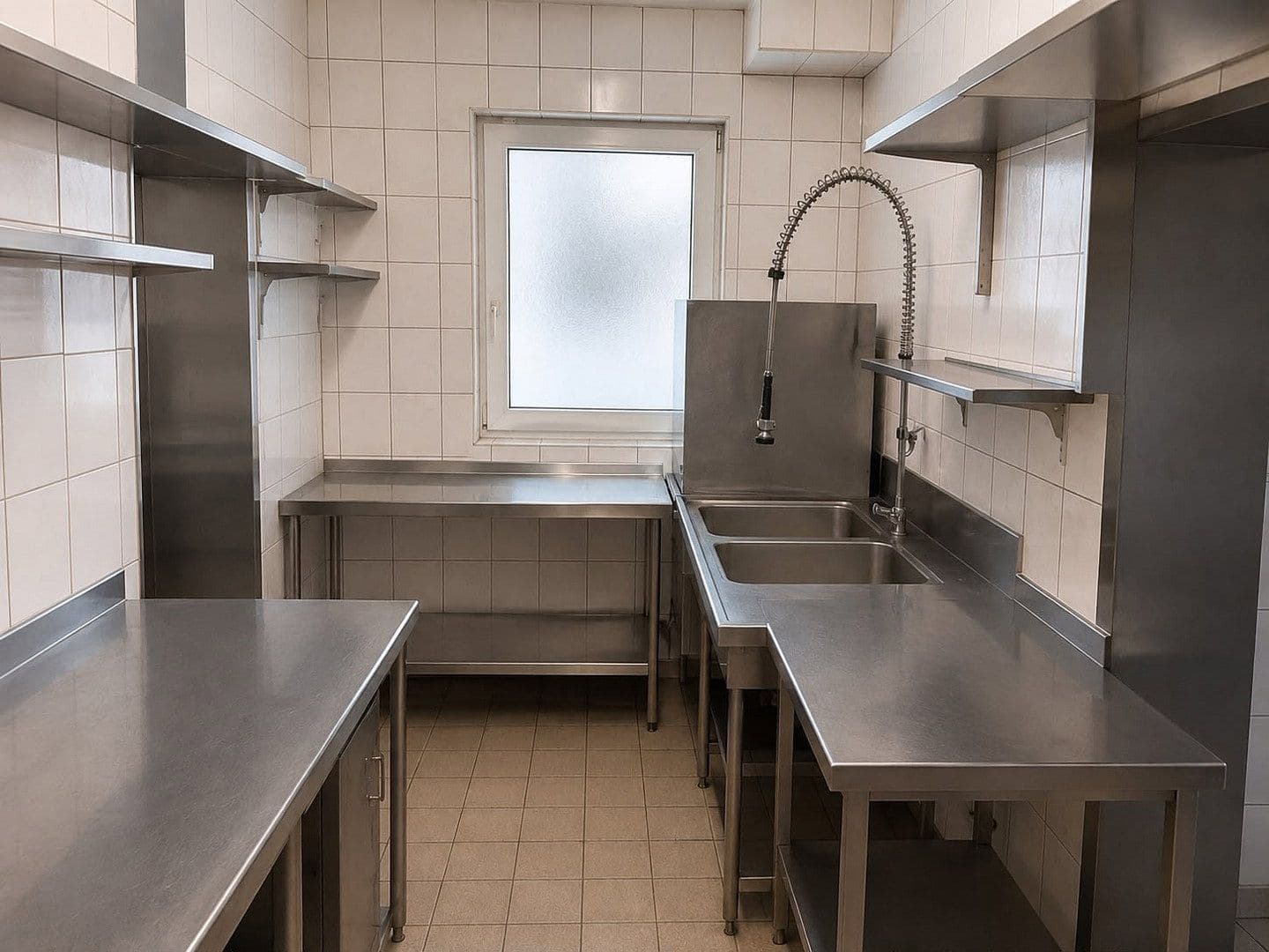 Prodej nebytového prostoru 797 m², Adolf-Hoff-Weg 24, Bremerhaven, Bremen Prodej nebytového prostoru 797 m², Adolf-Hoff-Weg 24, Bremerhaven, Bremen
