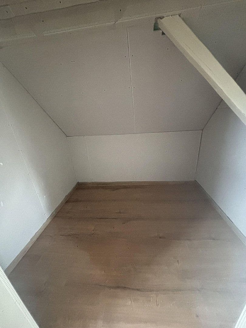 Pronájem bytu 2+kk 55 m², Münsingen, Bádensko-Württembersko Pronájem bytu 2+kk 55 m², Münsingen, Bádensko-Württembersko