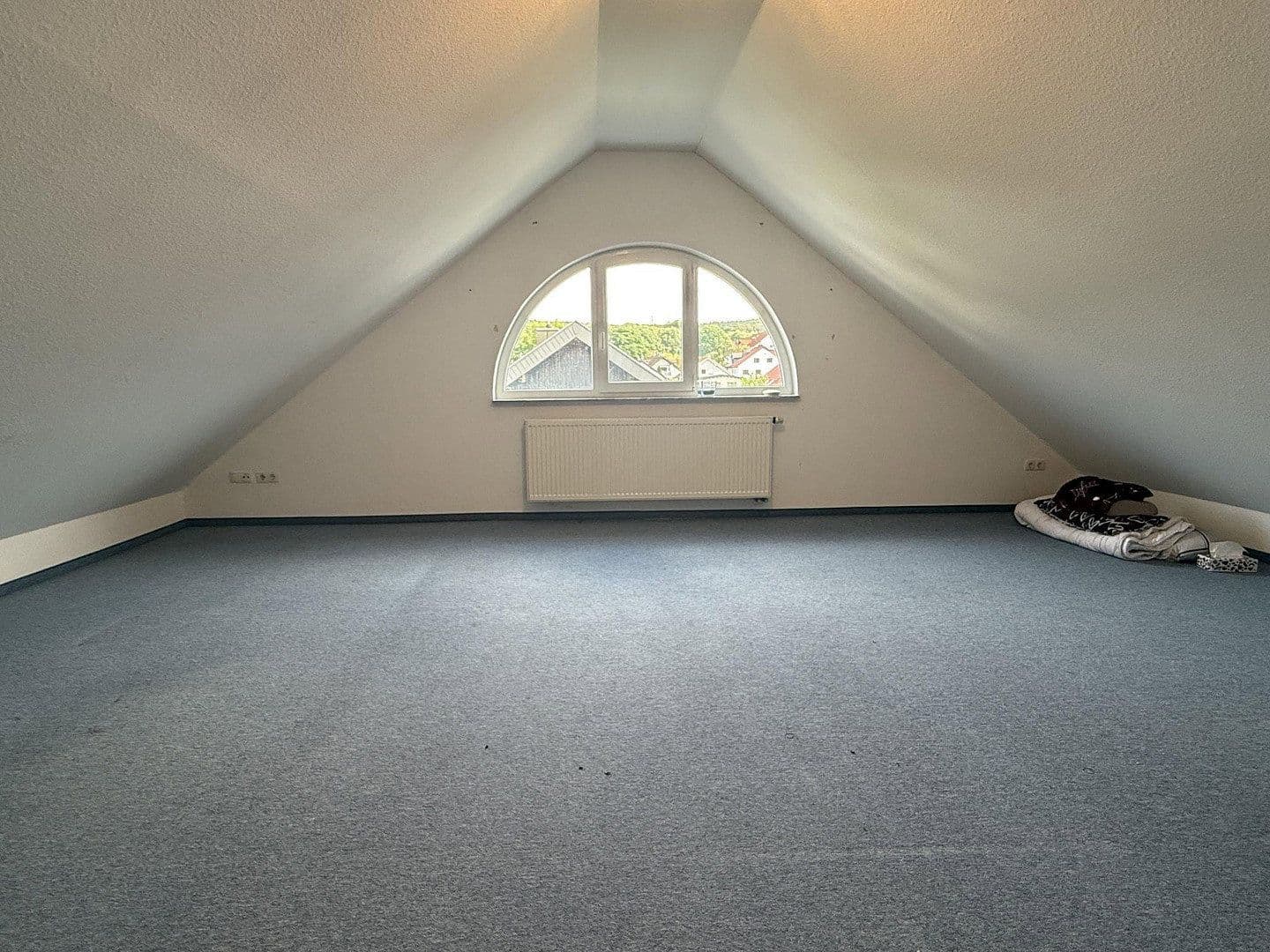 Pronájem bytu 3+1 95 m², Lohr am Main, Bavorsko Pronájem bytu 3+1 95 m², Lohr am Main, Bavorsko