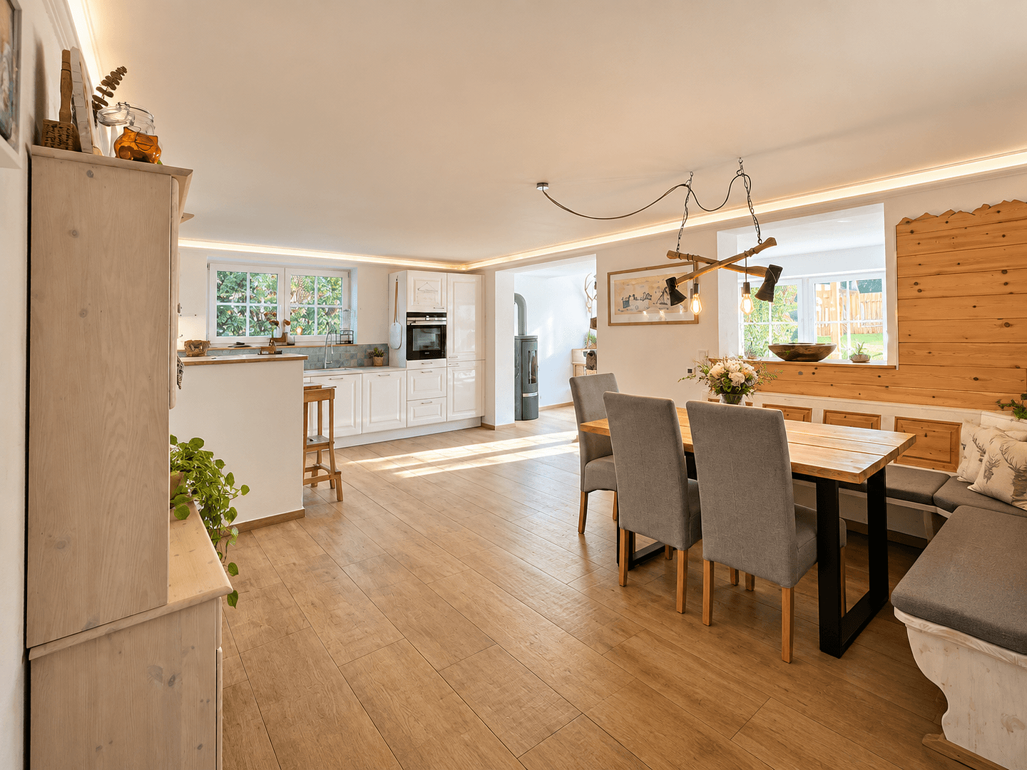 Prodej domu 217 m², pozemek 824 m², Siegsdorf, Bavorsko Prodej domu 217 m², pozemek 824 m², Siegsdorf, Bavorsko