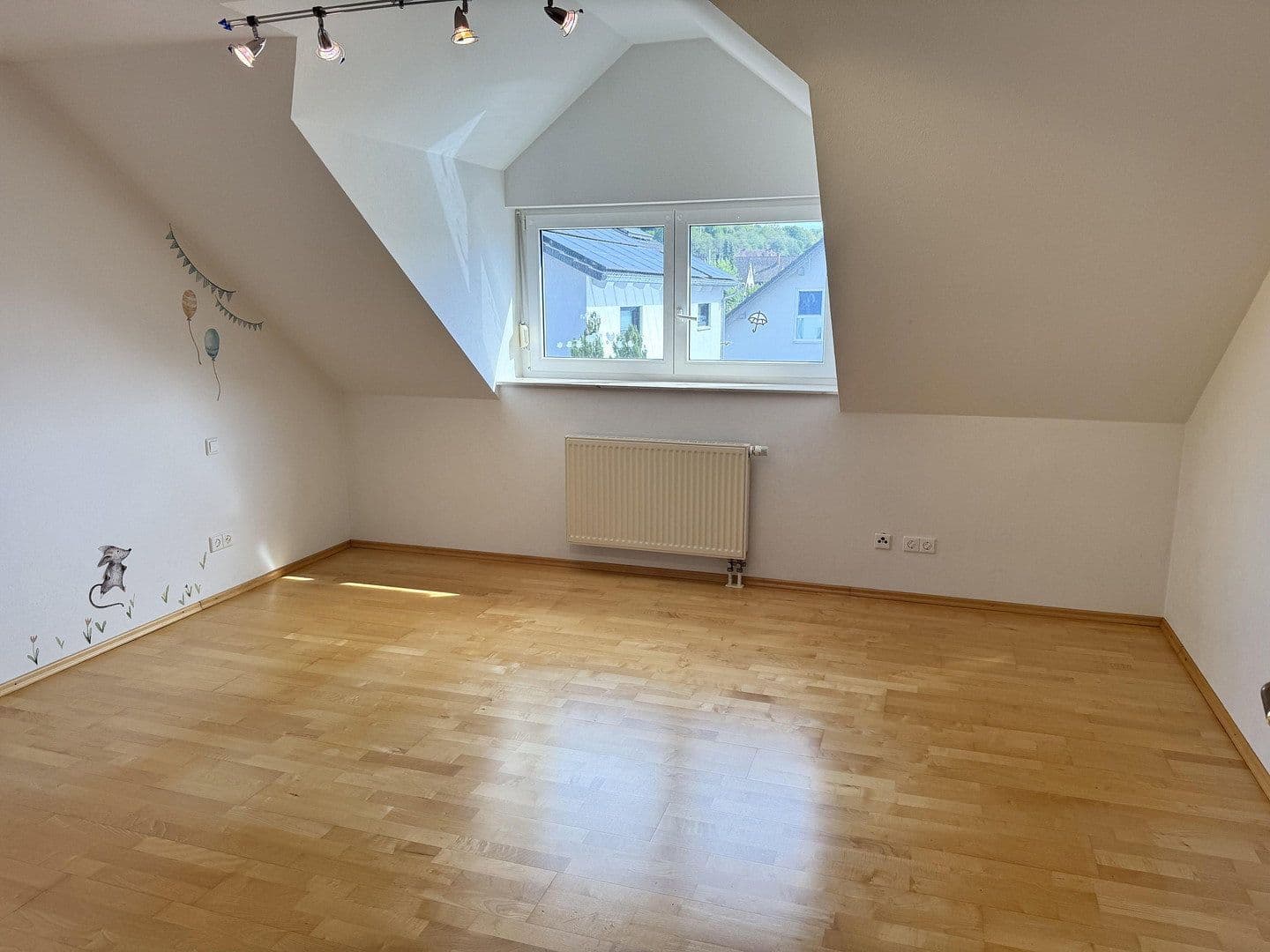 Prodej domu 164 m², pozemek 477 m², Kippenheim, Bádensko-Württembersko Prodej domu 164 m², pozemek 477 m², Kippenheim, Bádensko-Württembersko