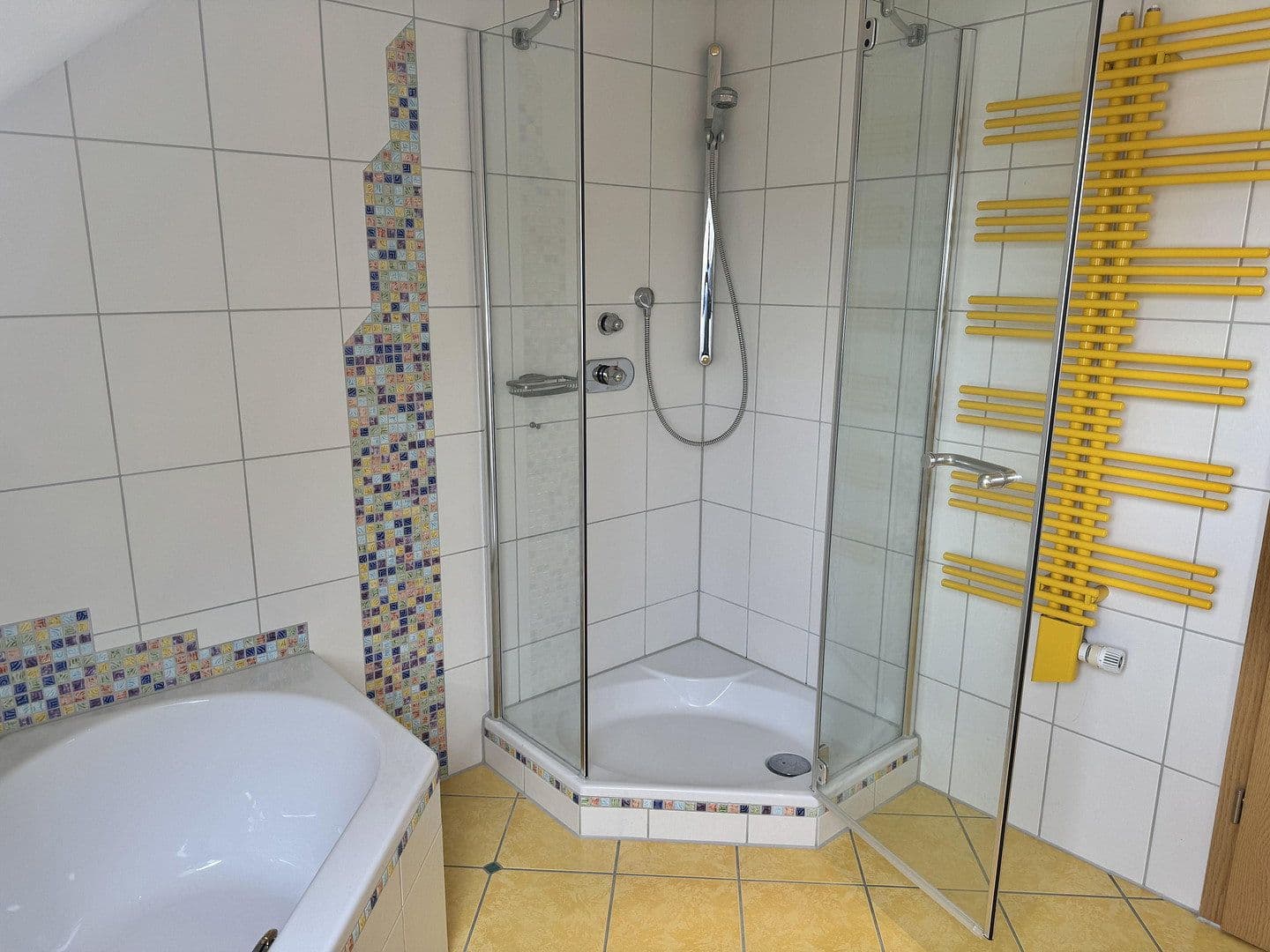 Prodej domu 164 m², pozemek 477 m², Kippenheim, Bádensko-Württembersko Prodej domu 164 m², pozemek 477 m², Kippenheim, Bádensko-Württembersko