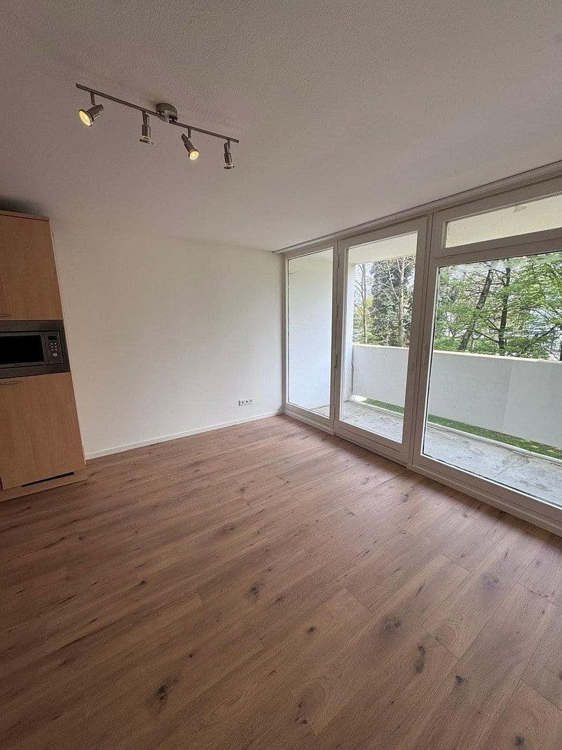 Pronájem bytu 1+1 31 m², Hannoverstraße 8, München, Bavorsko Pronájem bytu 1+1 31 m², Hannoverstraße 8, München, Bavorsko