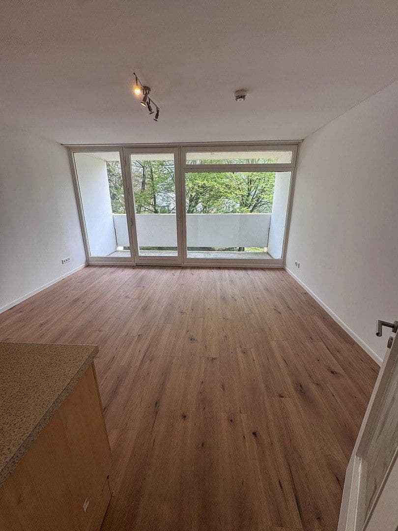 Pronájem bytu 1+1 31 m², Hannoverstraße 8, München, Bavorsko Pronájem bytu 1+1 31 m², Hannoverstraße 8, München, Bavorsko