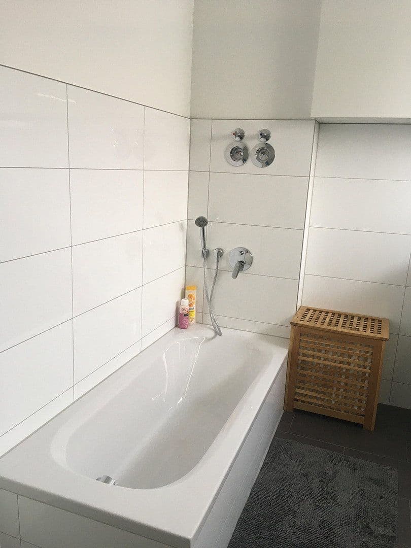 Pronájem bytu 3+kk 100 m², Karlsdorf-Neuthard, Bádensko-Württembersko Pronájem bytu 3+kk 100 m², Karlsdorf-Neuthard, Bádensko-Württembersko