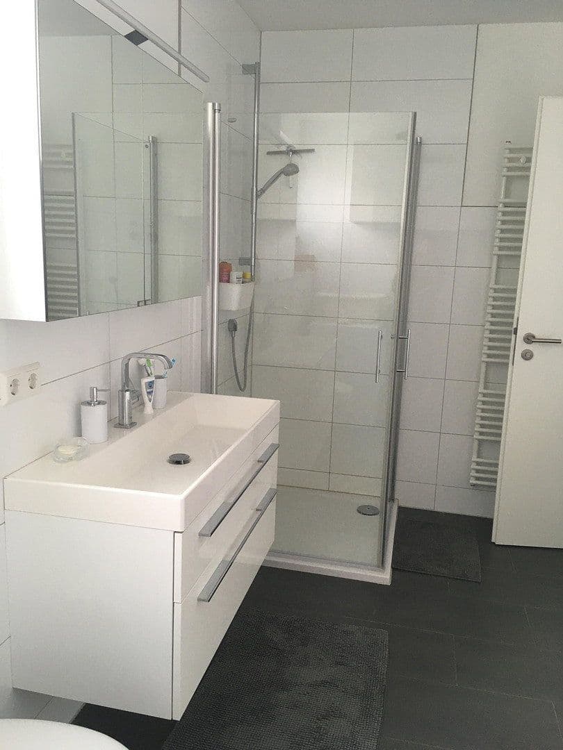 Pronájem bytu 3+kk 100 m², Karlsdorf-Neuthard, Bádensko-Württembersko Pronájem bytu 3+kk 100 m², Karlsdorf-Neuthard, Bádensko-Württembersko
