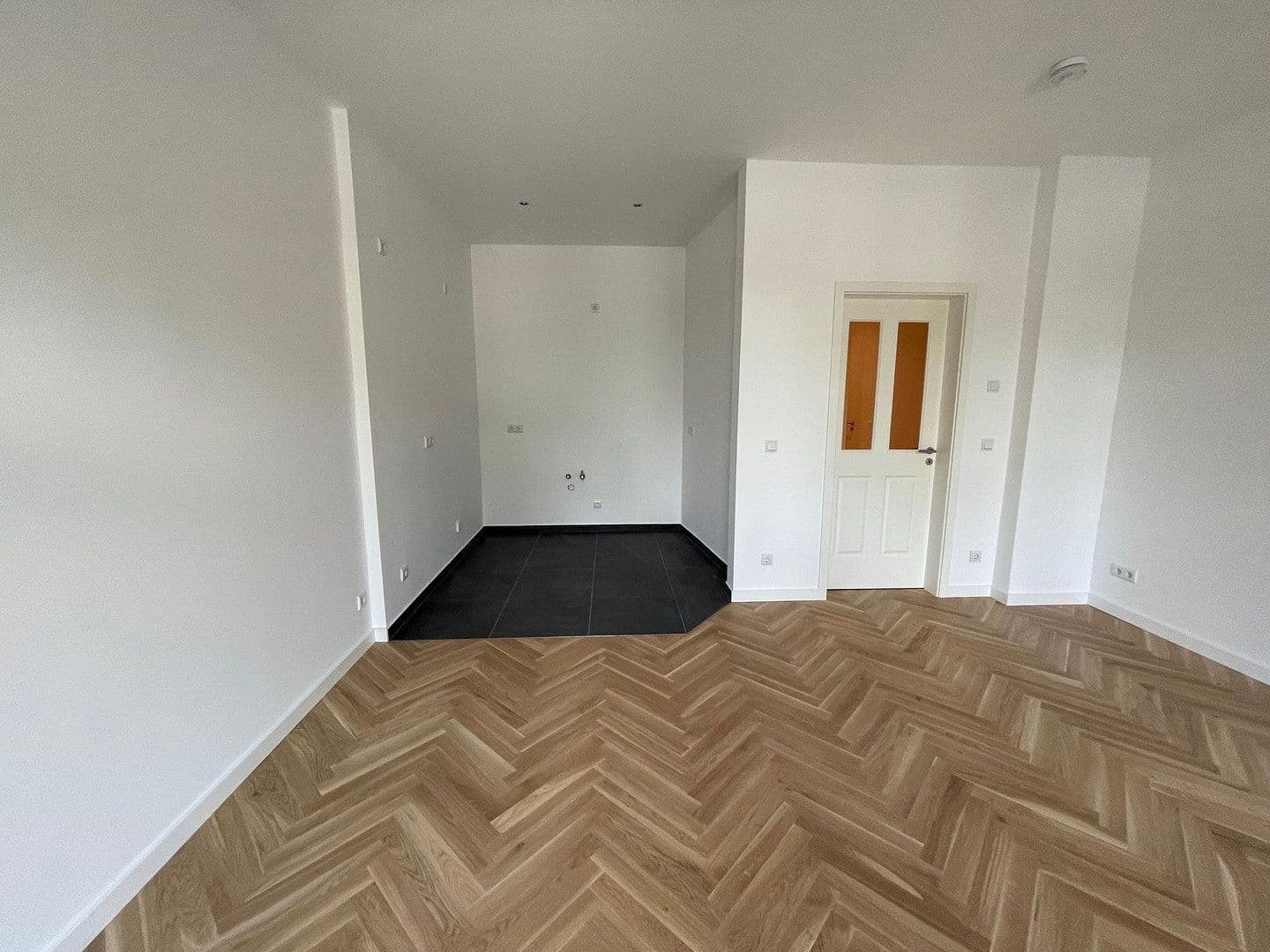 Pronájem bytu 3+1 77 m², Leipzig, Sasko Pronájem bytu 3+1 77 m², Leipzig, Sasko