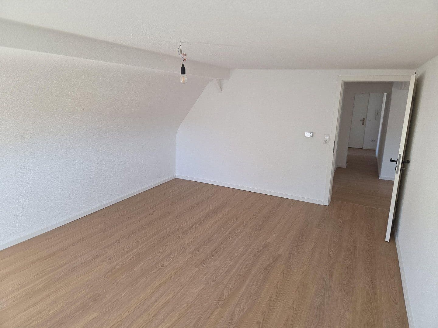 Pronájem bytu 4+1 94 m², Hindenburgstraße 72, Straubenhardt, Bádensko-Württembersko Pronájem bytu 4+1 94 m², Hindenburgstraße 72, Straubenhardt, Bádensko-Württembersko
