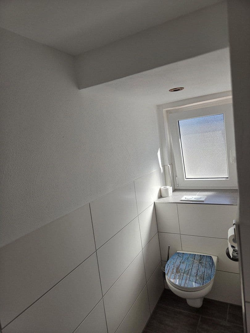 Pronájem bytu 4+1 94 m², Hindenburgstraße 72, Straubenhardt, Bádensko-Württembersko Pronájem bytu 4+1 94 m², Hindenburgstraße 72, Straubenhardt, Bádensko-Württembersko
