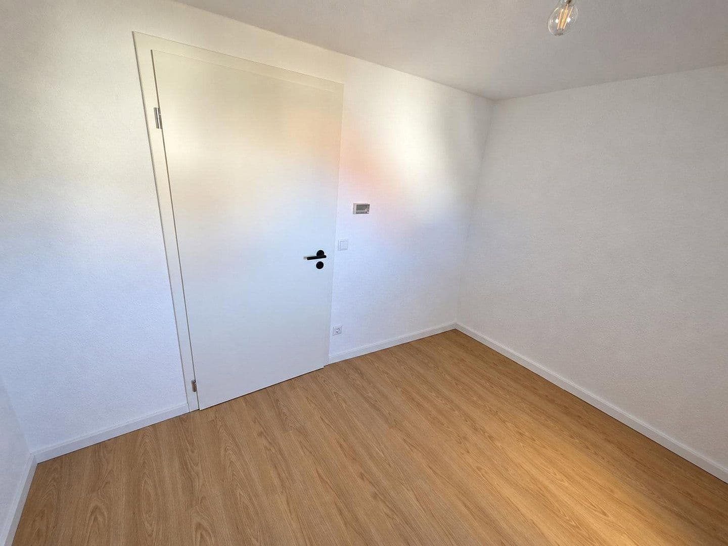Pronájem bytu 4+1 94 m², Hindenburgstraße 72, Straubenhardt, Bádensko-Württembersko Pronájem bytu 4+1 94 m², Hindenburgstraße 72, Straubenhardt, Bádensko-Württembersko