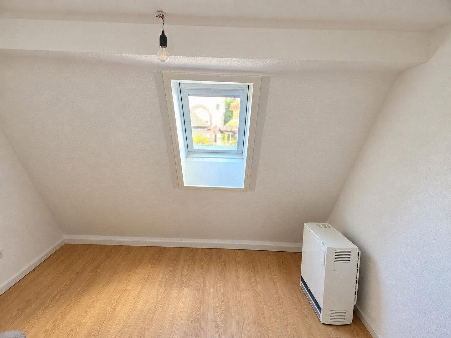 Pronájem bytu 4+1 94 m², Hindenburgstraße 72, Straubenhardt, Bádensko-Württembersko Pronájem bytu 4+1 94 m², Hindenburgstraße 72, Straubenhardt, Bádensko-Württembersko
