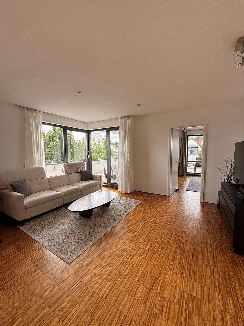 Pronájem bytu 2+1 94 m², Am Eichelgarten 18, Wiesbaden, Hessen Pronájem bytu 2+1 94 m², Am Eichelgarten 18, Wiesbaden, Hessen