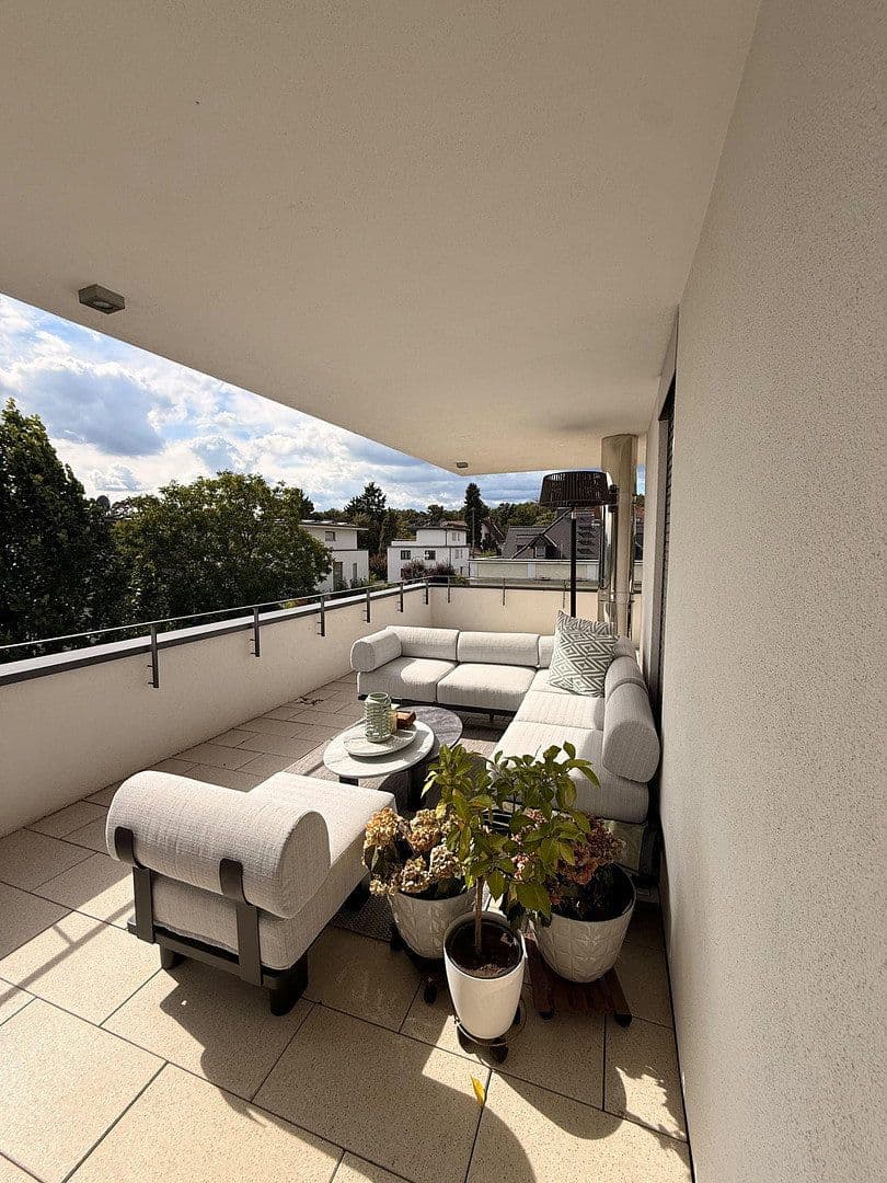 Pronájem bytu 2+1 94 m², Am Eichelgarten 18, Wiesbaden, Hessen Pronájem bytu 2+1 94 m², Am Eichelgarten 18, Wiesbaden, Hessen
