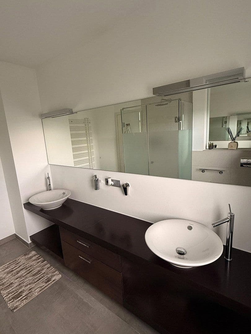 Pronájem bytu 2+1 94 m², Am Eichelgarten 18, Wiesbaden, Hessen Pronájem bytu 2+1 94 m², Am Eichelgarten 18, Wiesbaden, Hessen