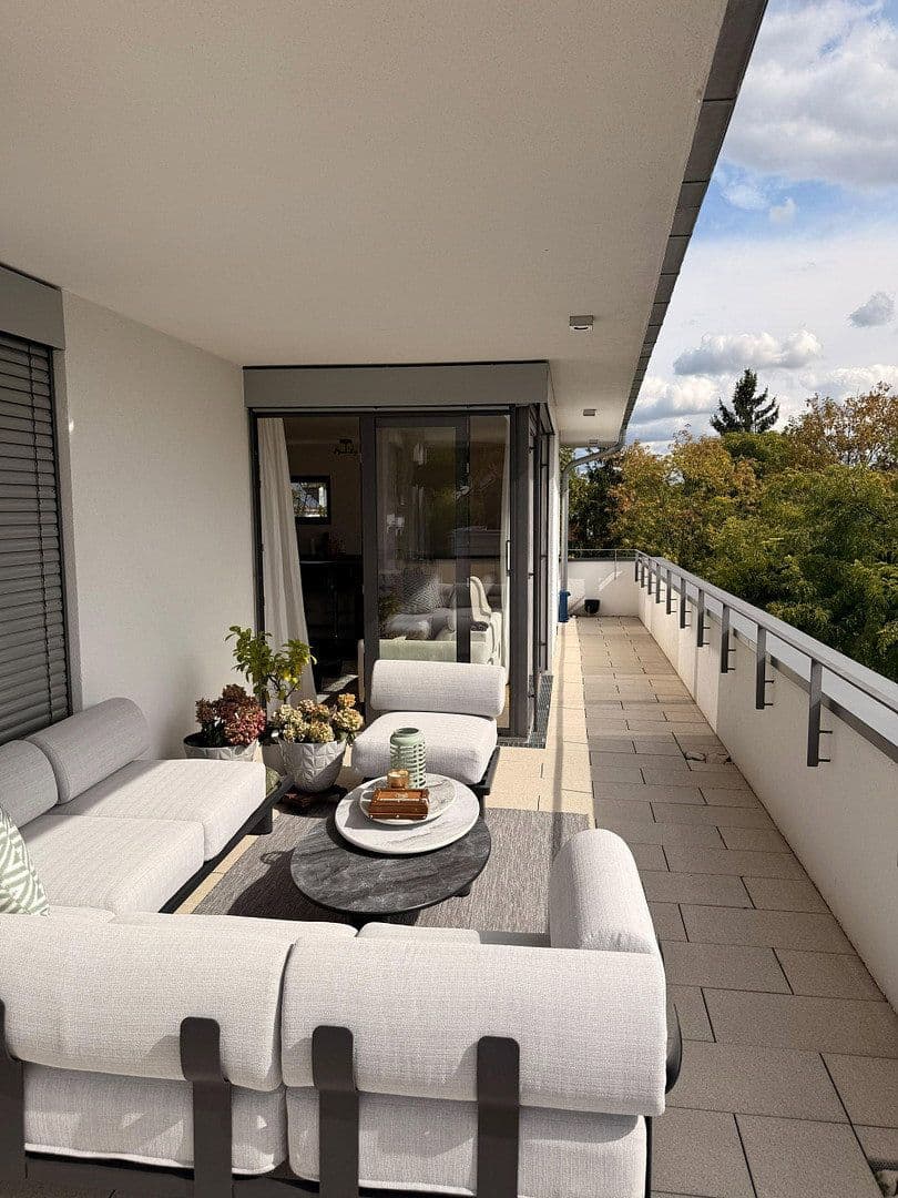 Pronájem bytu 2+1 94 m², Am Eichelgarten 18, Wiesbaden, Hessen Pronájem bytu 2+1 94 m², Am Eichelgarten 18, Wiesbaden, Hessen