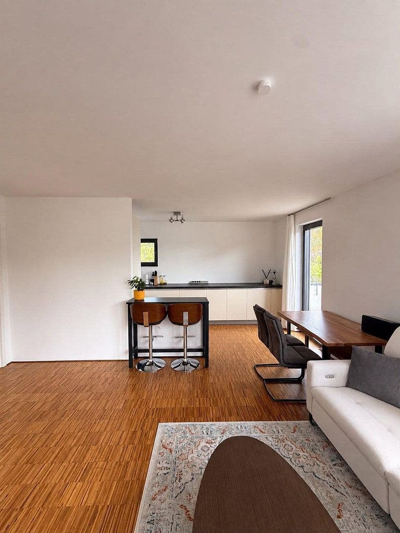 Pronájem bytu 2+1 94 m², Am Eichelgarten 18, Wiesbaden, Hessen Pronájem bytu 2+1 94 m², Am Eichelgarten 18, Wiesbaden, Hessen