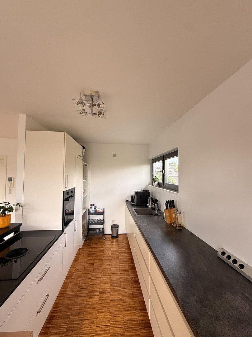 Pronájem bytu 2+1 94 m², Am Eichelgarten 18, Wiesbaden, Hessen Pronájem bytu 2+1 94 m², Am Eichelgarten 18, Wiesbaden, Hessen