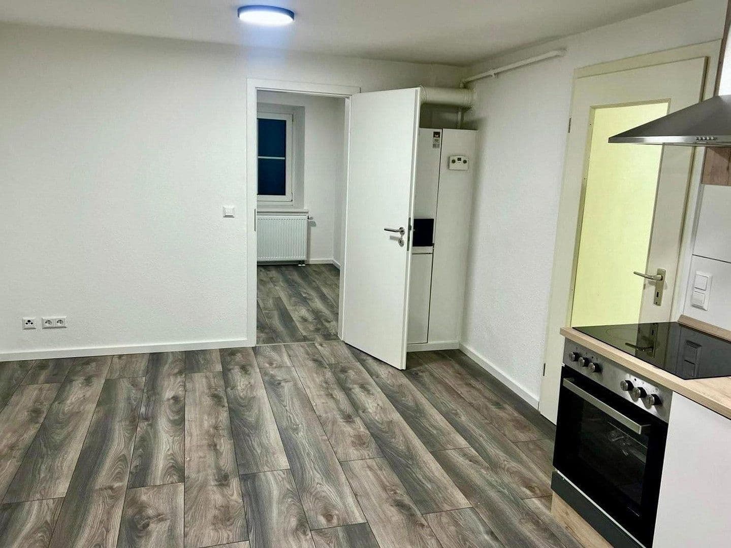 Pronájem bytu 2+1 36 m², Ditzingerstraße 5, Leonberg, Bádensko-Württembersko Pronájem bytu 2+1 36 m², Ditzingerstraße 5, Leonberg, Bádensko-Württembersko