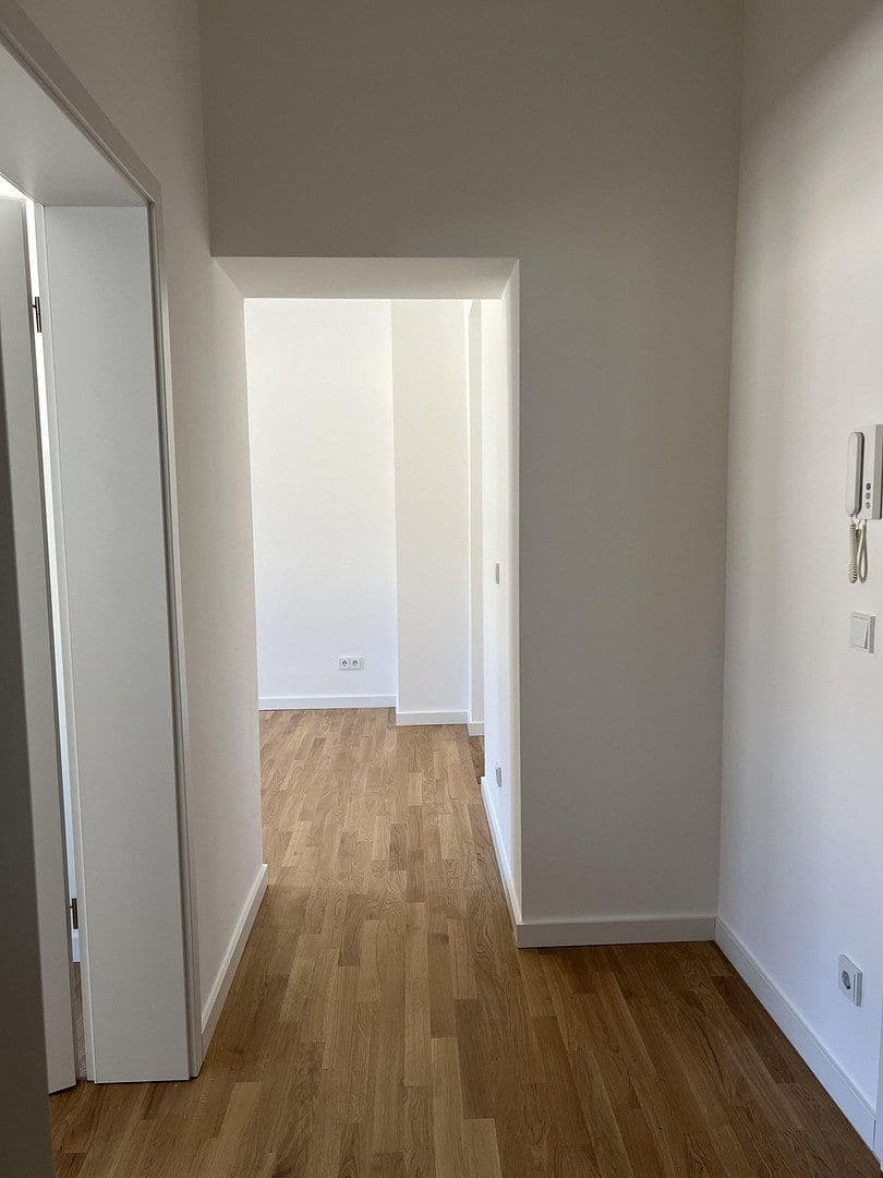 Pronájem bytu 3+1 80 m², Düsseldorf, Severní Porýní-Vestfálsko Pronájem bytu 3+1 80 m², Düsseldorf, Severní Porýní-Vestfálsko
