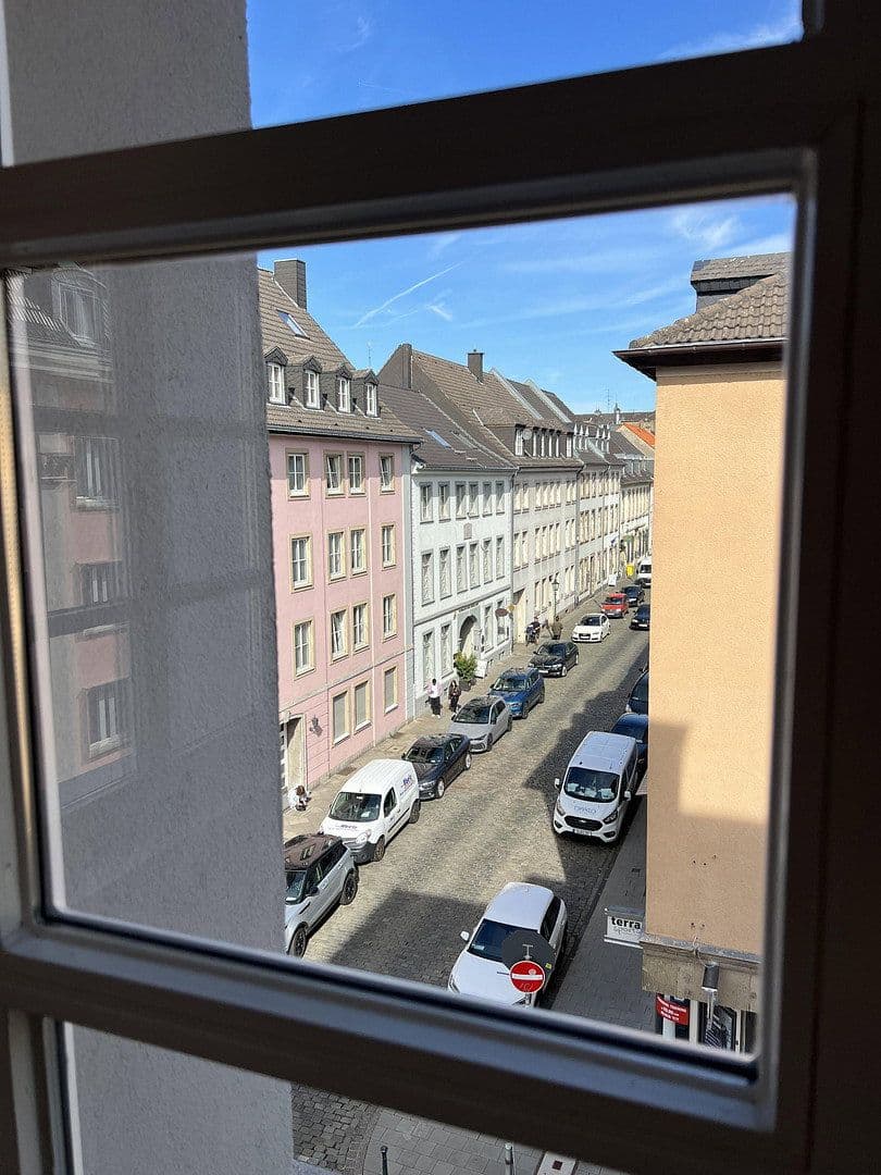 Pronájem bytu 3+1 80 m², Düsseldorf, Severní Porýní-Vestfálsko Pronájem bytu 3+1 80 m², Düsseldorf, Severní Porýní-Vestfálsko