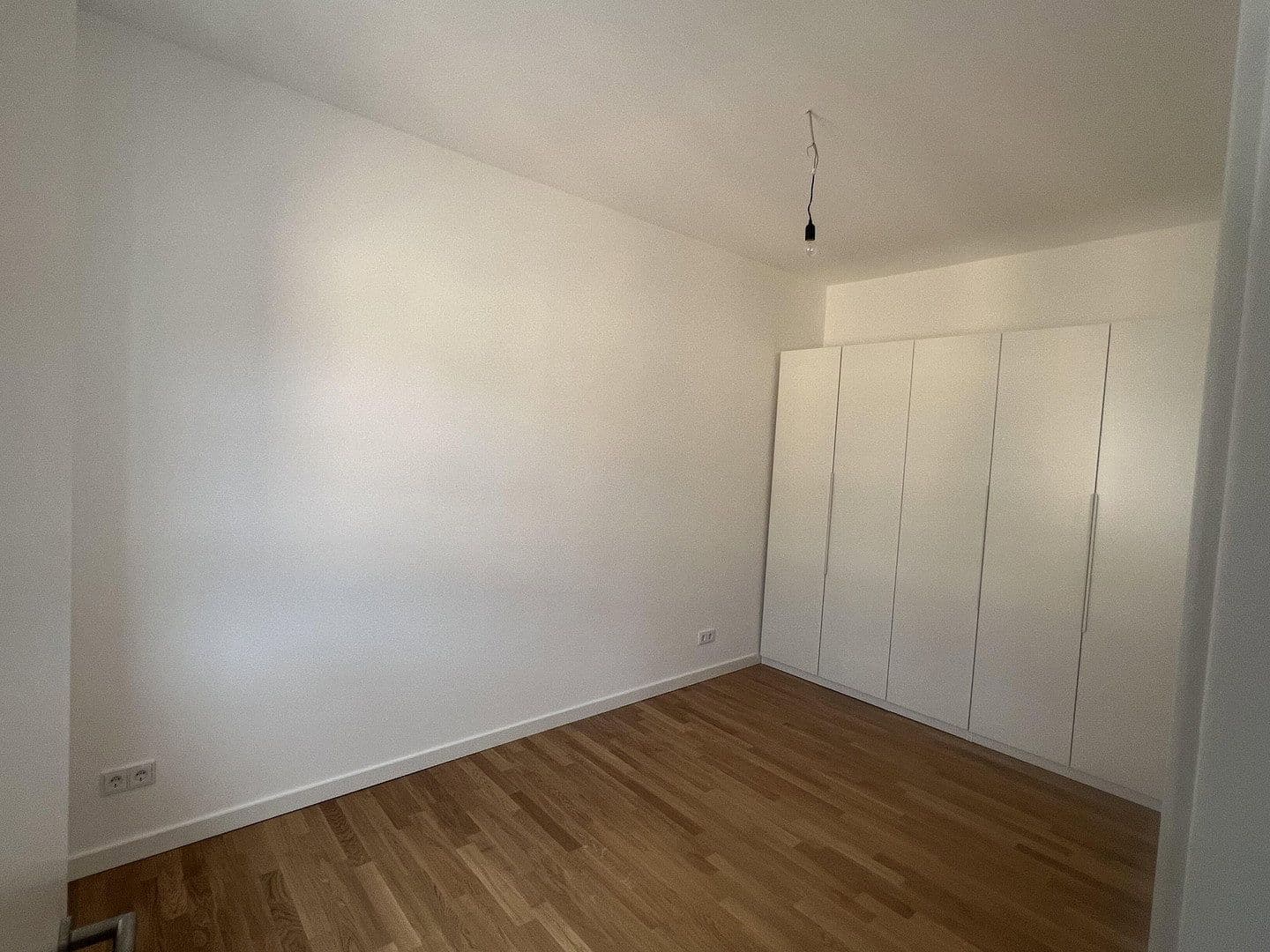 Pronájem bytu 3+1 80 m², Düsseldorf, Severní Porýní-Vestfálsko Pronájem bytu 3+1 80 m², Düsseldorf, Severní Porýní-Vestfálsko