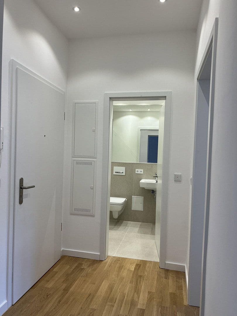 Pronájem bytu 3+1 80 m², Düsseldorf, Severní Porýní-Vestfálsko Pronájem bytu 3+1 80 m², Düsseldorf, Severní Porýní-Vestfálsko
