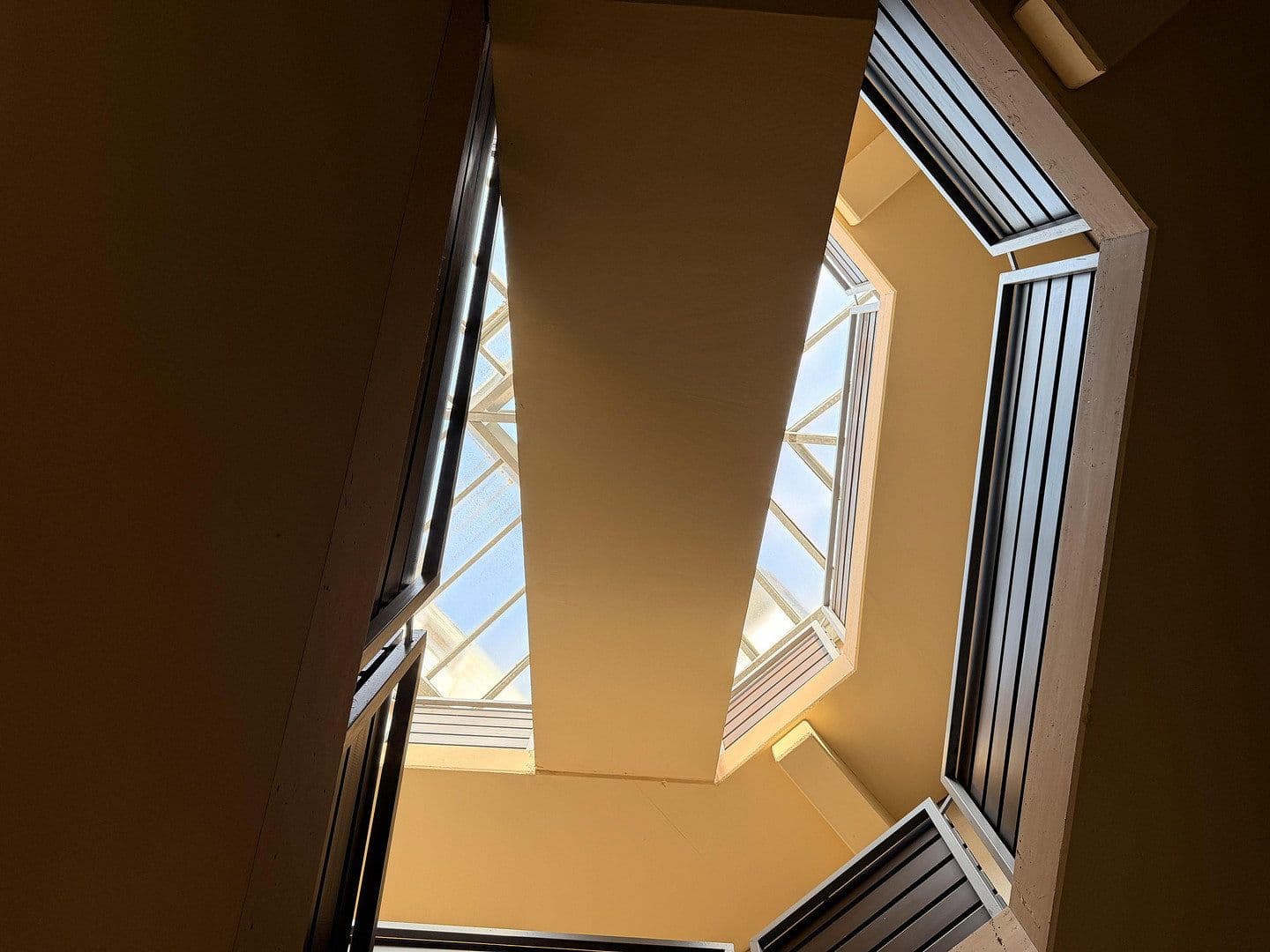 Prodej bytu 2+kk 84 m², Leverkusen, Severní Porýní-Vestfálsko Prodej bytu 2+kk 84 m², Leverkusen, Severní Porýní-Vestfálsko
