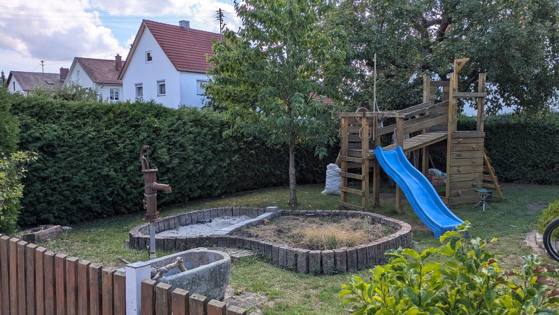 Prodej domu 135 m², pozemek 435 m², Rieder Weg 14, Jettingen-Scheppach, Bavorsko Prodej domu 135 m², pozemek 435 m², Rieder Weg 14, Jettingen-Scheppach, Bavorsko
