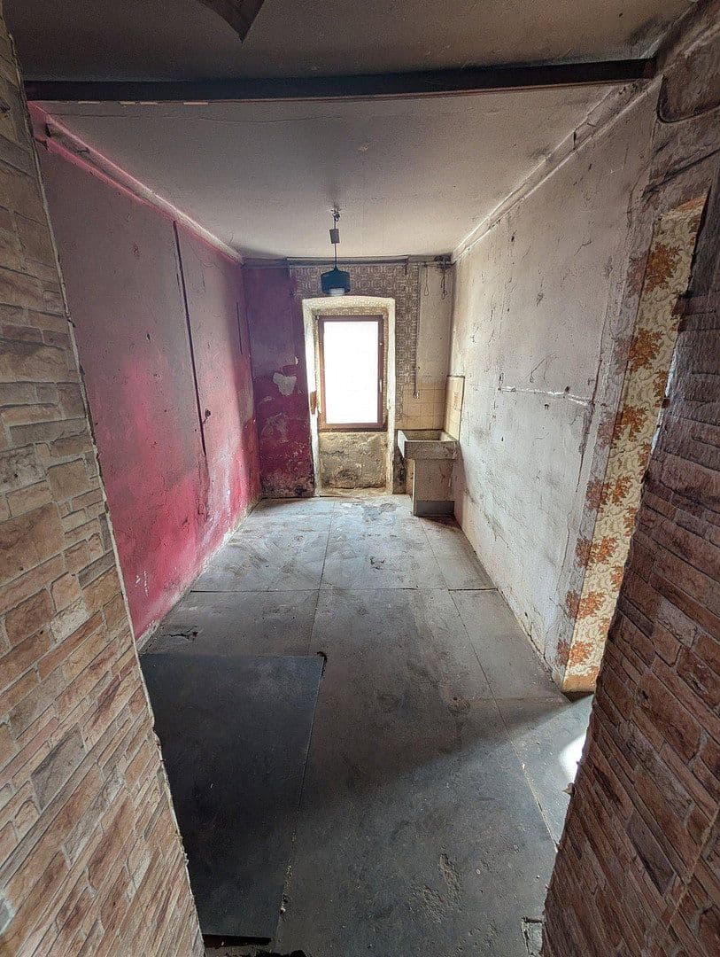 Prodej domu 113 m², pozemek 403 m², Kraichtal, Bádensko-Württembersko Prodej domu 113 m², pozemek 403 m², Kraichtal, Bádensko-Württembersko