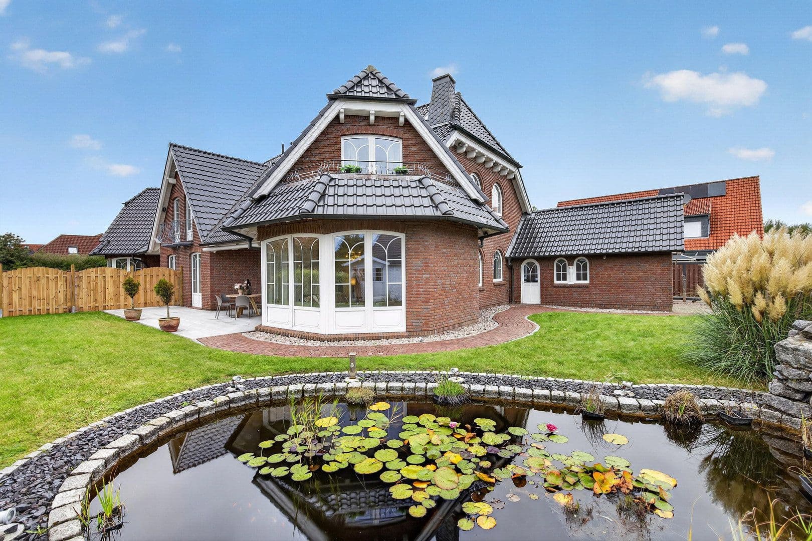 Prodej domu 217 m², pozemek 611 m², Cuxhaven, Dolní Sasko Prodej domu 217 m², pozemek 611 m², Cuxhaven, Dolní Sasko
