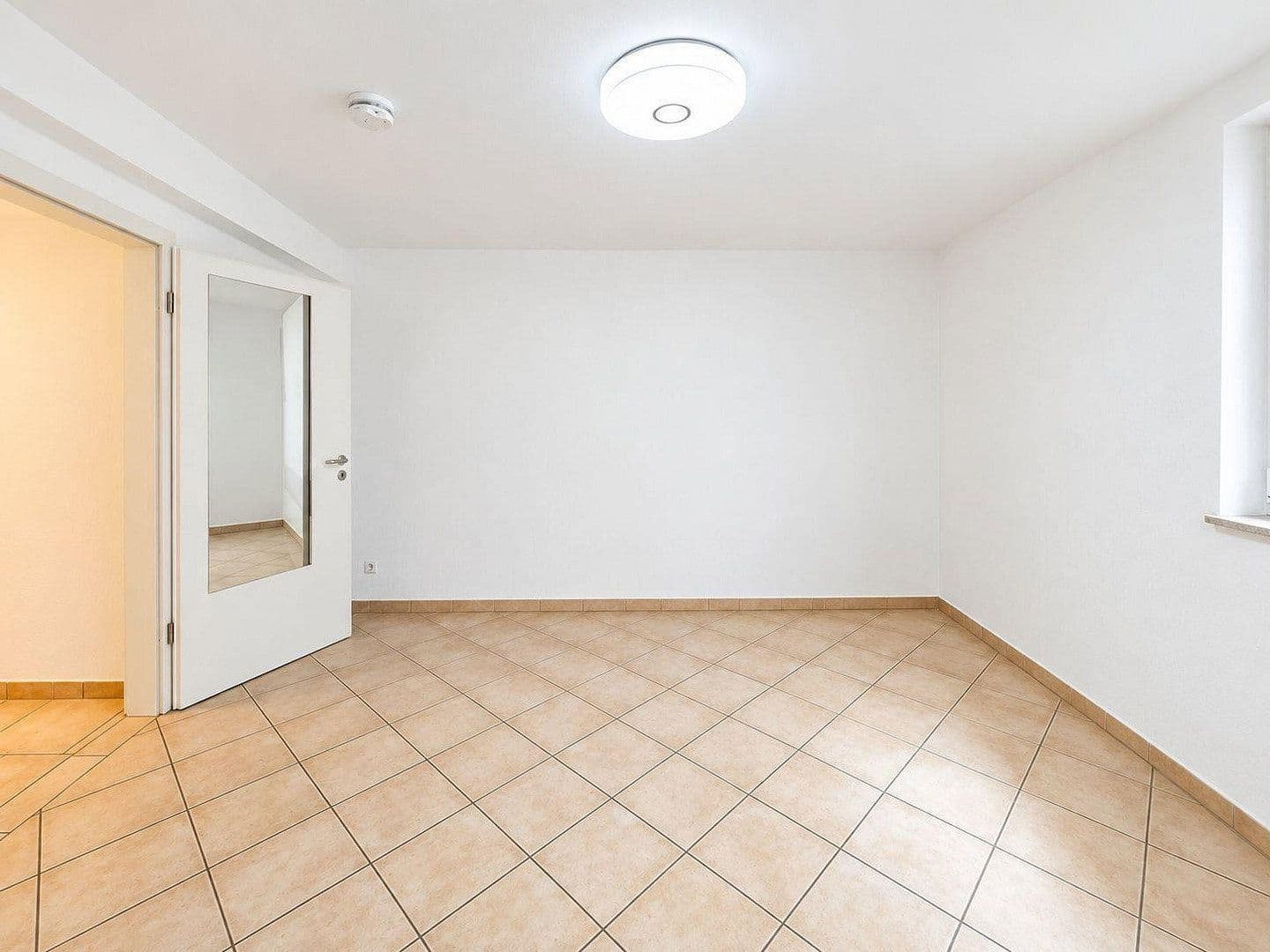 Pronájem bytu 2+1 38 m², Viehtrift 23, Köln, Severní Porýní-Vestfálsko Pronájem bytu 2+1 38 m², Viehtrift 23, Köln, Severní Porýní-Vestfálsko