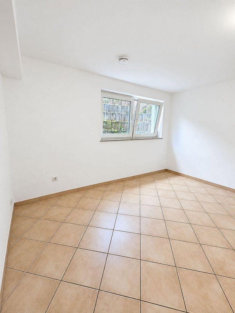 Pronájem bytu 2+1 38 m², Viehtrift 23, Köln, Severní Porýní-Vestfálsko Pronájem bytu 2+1 38 m², Viehtrift 23, Köln, Severní Porýní-Vestfálsko