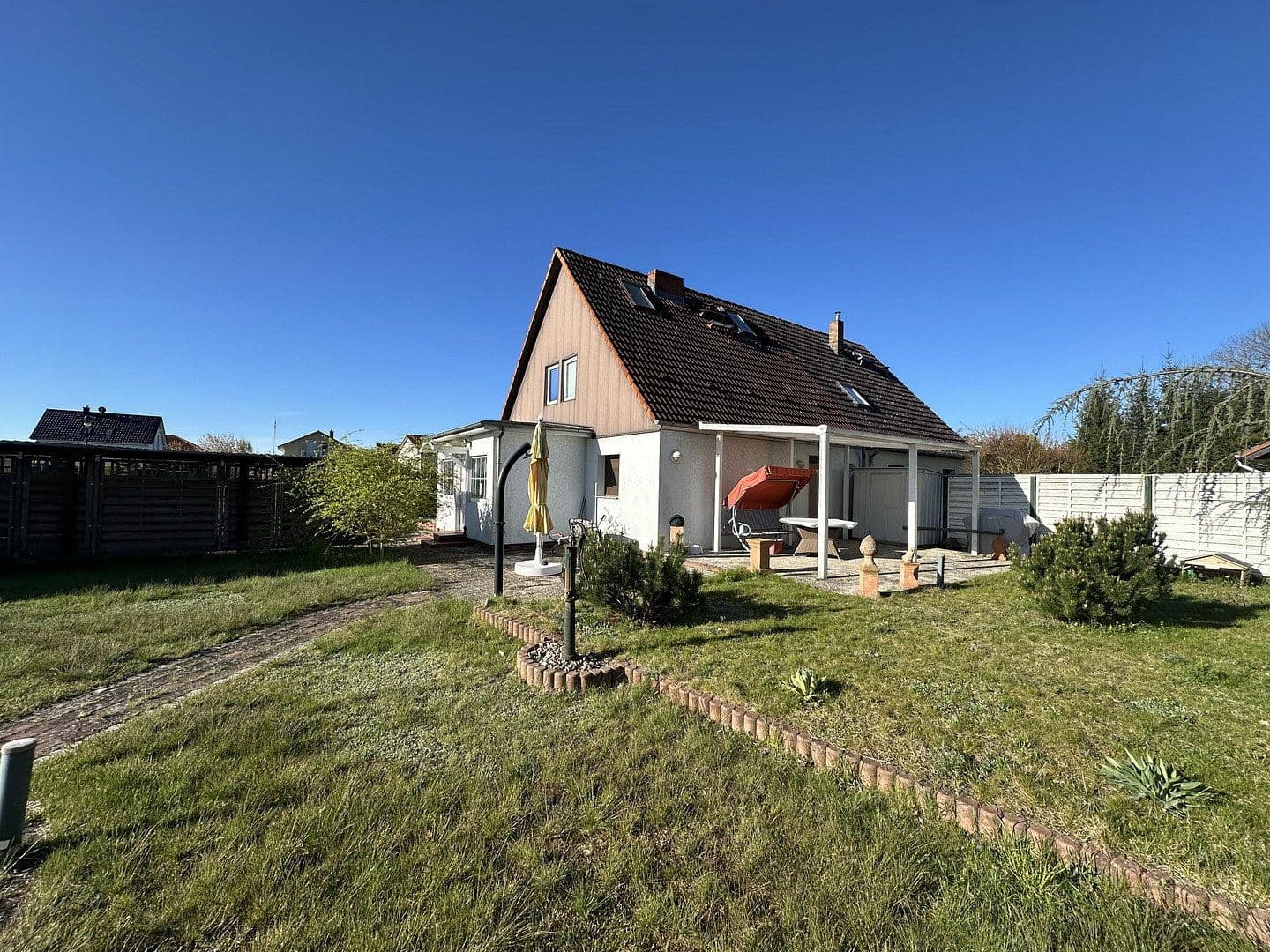 Prodej domu 170 m², pozemek 1.561 m², Fürstenberger Weg 3, Wesenberg, Mecklenburg-Vorpommern Prodej domu 170 m², pozemek 1.561 m², Fürstenberger Weg 3, Wesenberg, Mecklenburg-Vorpommern
