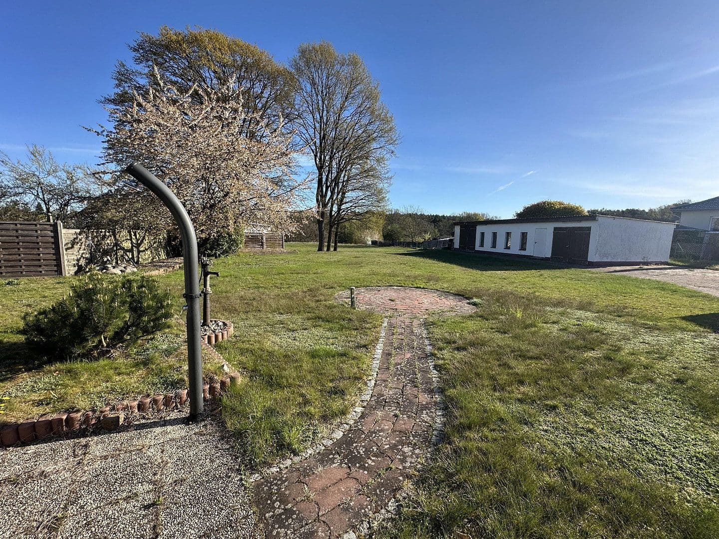 Prodej domu 170 m², pozemek 1.561 m², Fürstenberger Weg 3, Wesenberg, Mecklenburg-Vorpommern Prodej domu 170 m², pozemek 1.561 m², Fürstenberger Weg 3, Wesenberg, Mecklenburg-Vorpommern