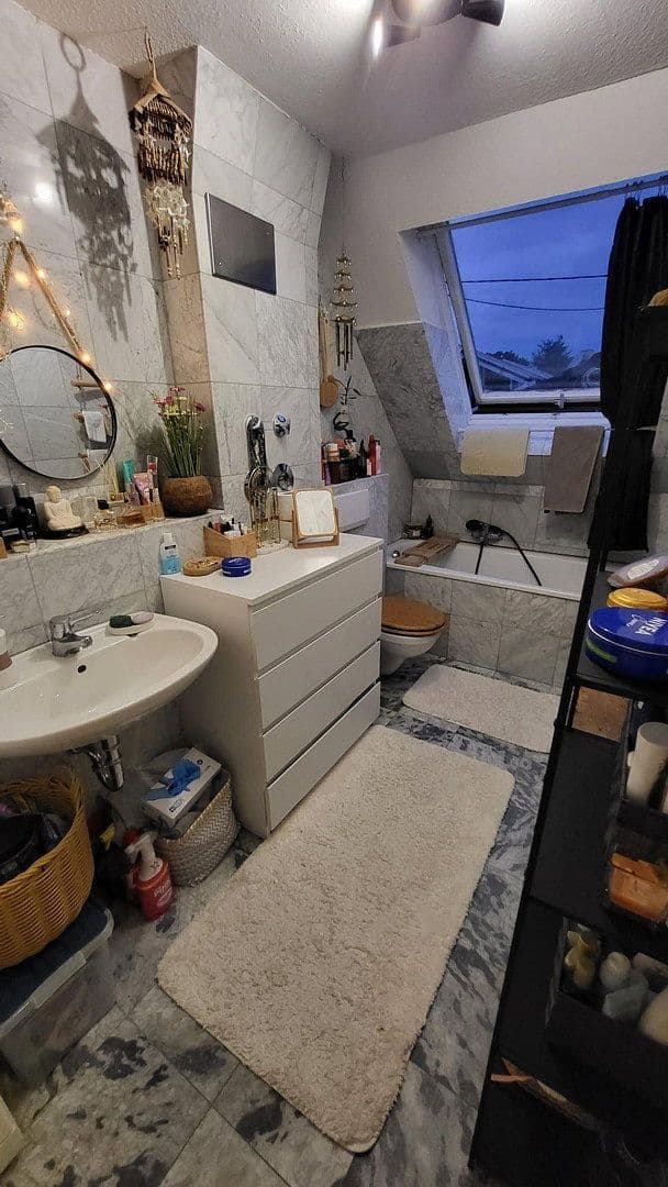 Pronájem bytu 2+1 74 m², Alt-Sossenheim 47a, Frankfurt, Hessen Pronájem bytu 2+1 74 m², Alt-Sossenheim 47a, Frankfurt, Hessen