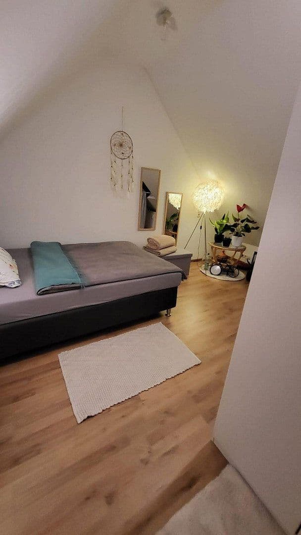 Pronájem bytu 2+1 74 m², Alt-Sossenheim 47a, Frankfurt, Hessen Pronájem bytu 2+1 74 m², Alt-Sossenheim 47a, Frankfurt, Hessen