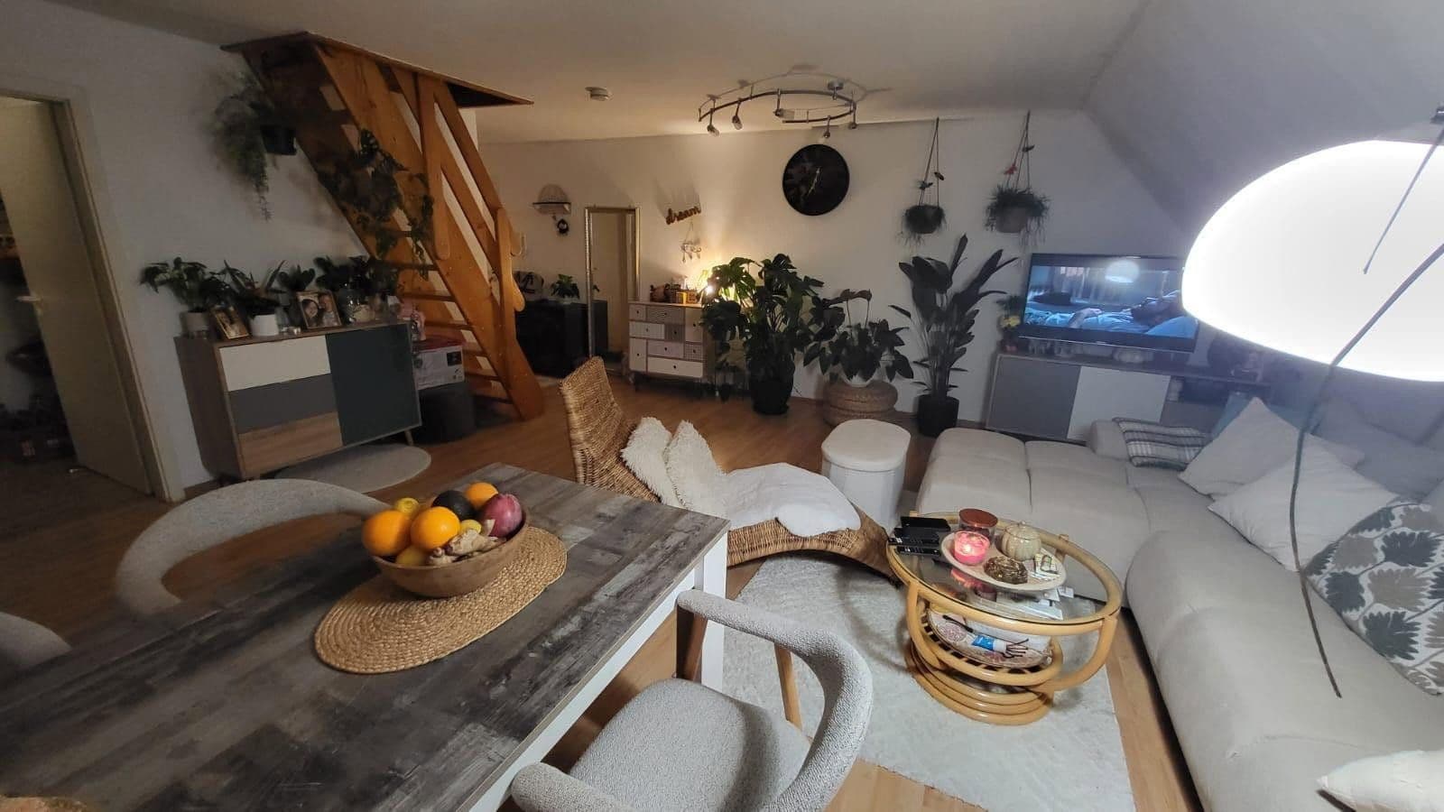 Pronájem bytu 2+1 74 m², Alt-Sossenheim 47a, Frankfurt, Hessen Pronájem bytu 2+1 74 m², Alt-Sossenheim 47a, Frankfurt, Hessen