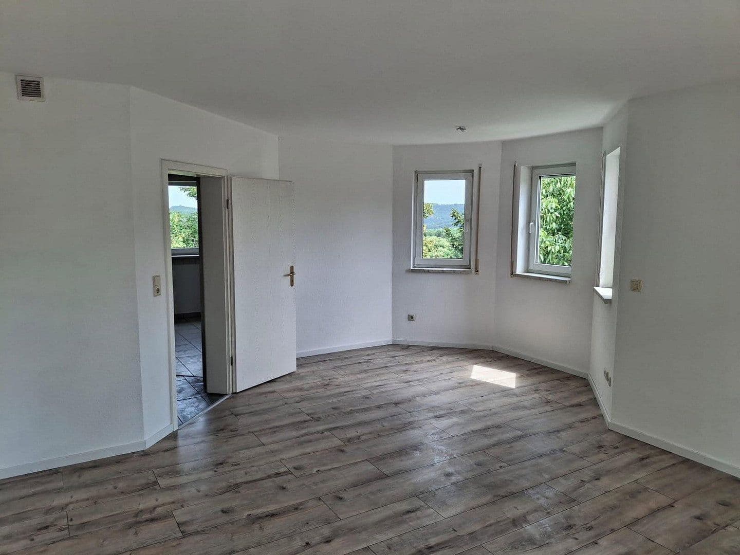 Pronájem bytu 2+1 67 m², Amselweg, Lichtenstein/Sachsen, Sasko Pronájem bytu 2+1 67 m², Amselweg, Lichtenstein/Sachsen, Sasko