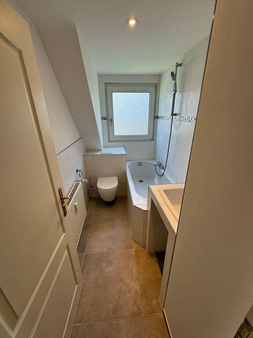 Pronájem bytu 3+1 74 m², Lindhorststraße 10, Bottrop, Severní Porýní-Vestfálsko Pronájem bytu 3+1 74 m², Lindhorststraße 10, Bottrop, Severní Porýní-Vestfálsko