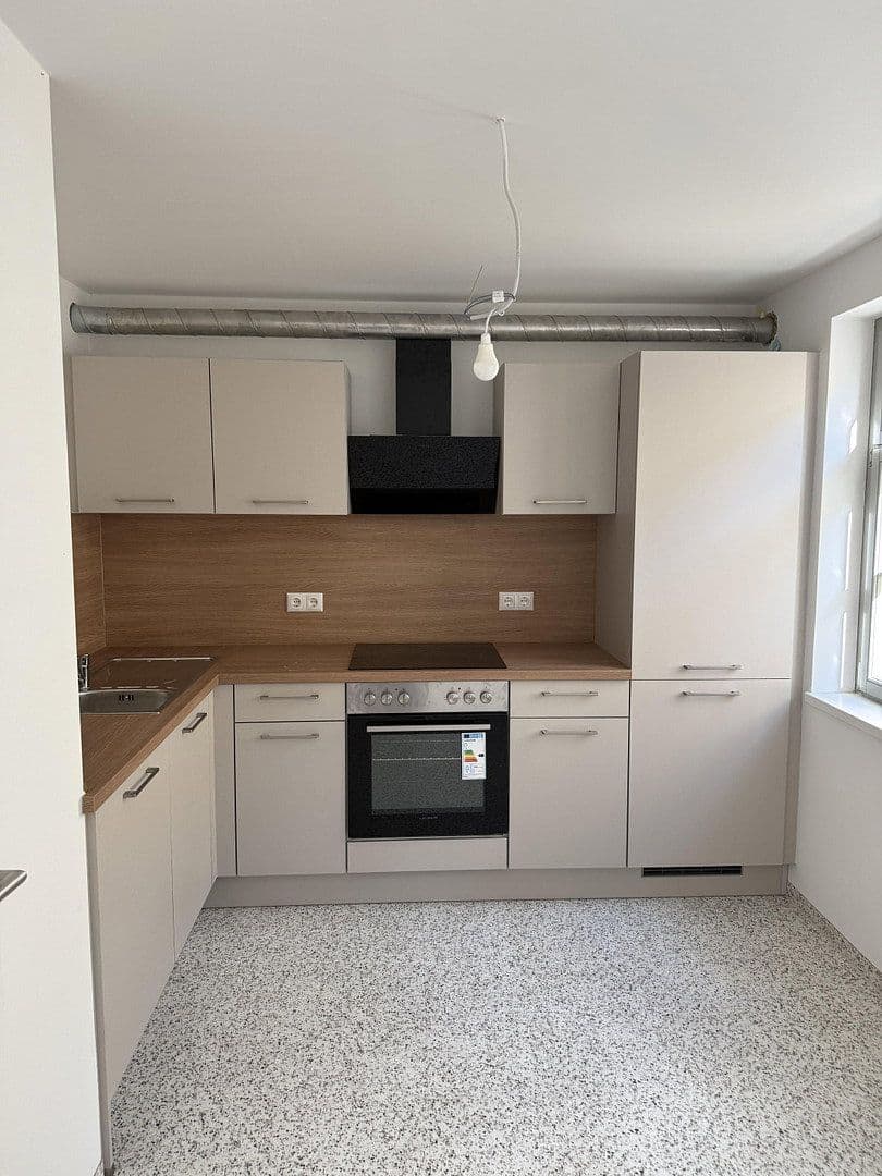 Pronájem bytu 3+1 77 m², Friedrichstraße 32, Erlangen, Bavorsko Pronájem bytu 3+1 77 m², Friedrichstraße 32, Erlangen, Bavorsko