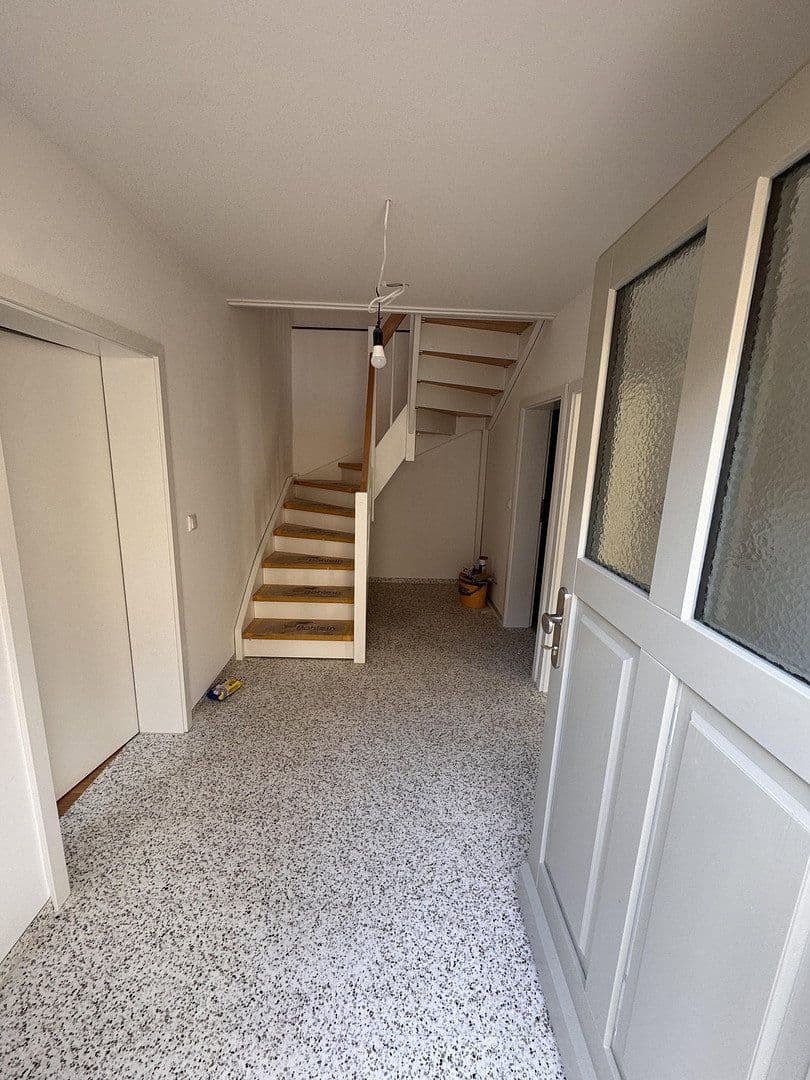 Pronájem bytu 3+1 77 m², Friedrichstraße 32, Erlangen, Bavorsko Pronájem bytu 3+1 77 m², Friedrichstraße 32, Erlangen, Bavorsko