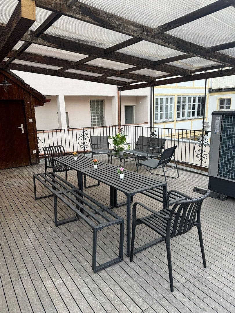 Pronájem bytu 3+1 77 m², Friedrichstraße 32, Erlangen, Bavorsko Pronájem bytu 3+1 77 m², Friedrichstraße 32, Erlangen, Bavorsko