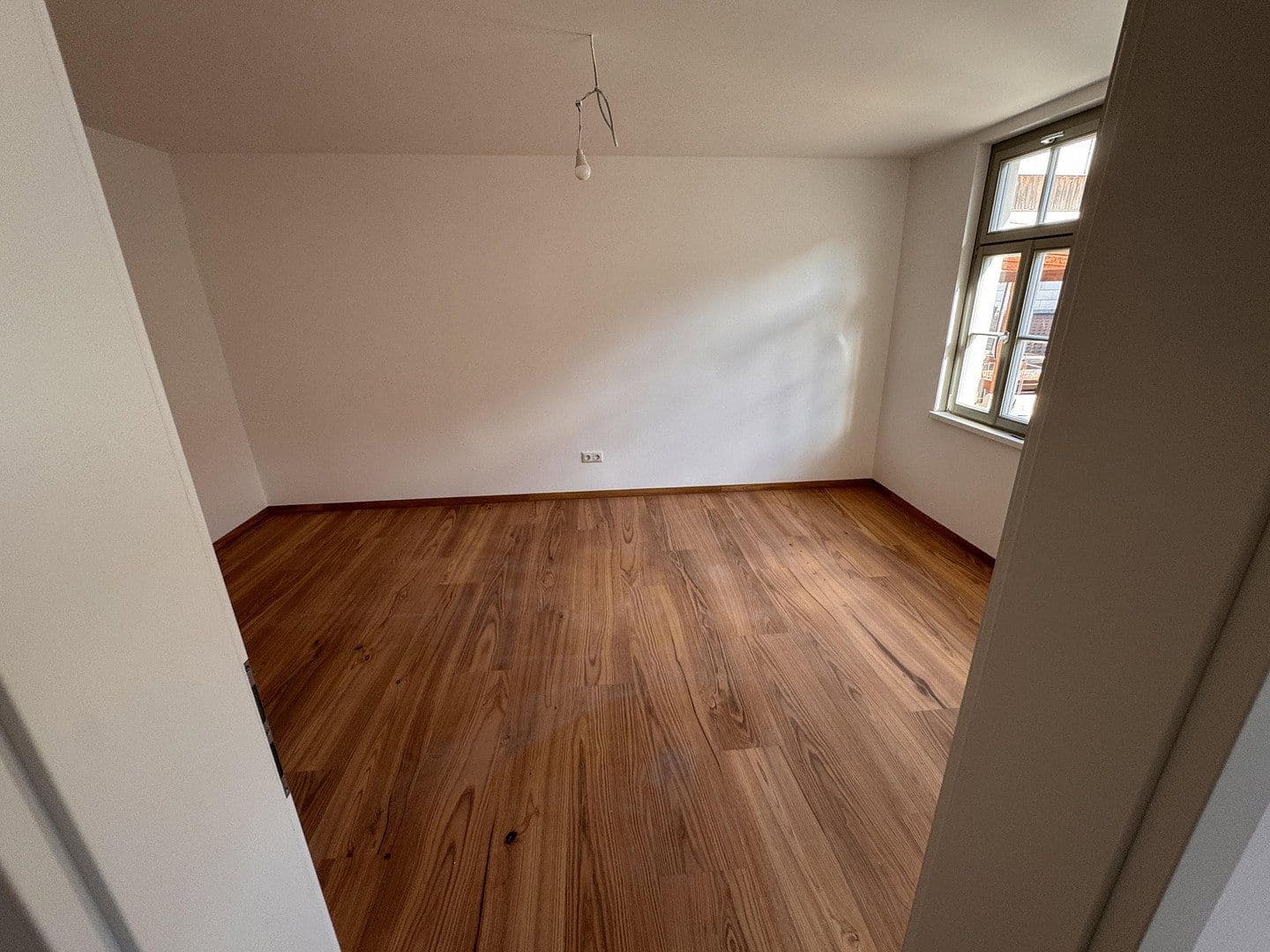 Pronájem bytu 3+1 77 m², Friedrichstraße 32, Erlangen, Bavorsko Pronájem bytu 3+1 77 m², Friedrichstraße 32, Erlangen, Bavorsko