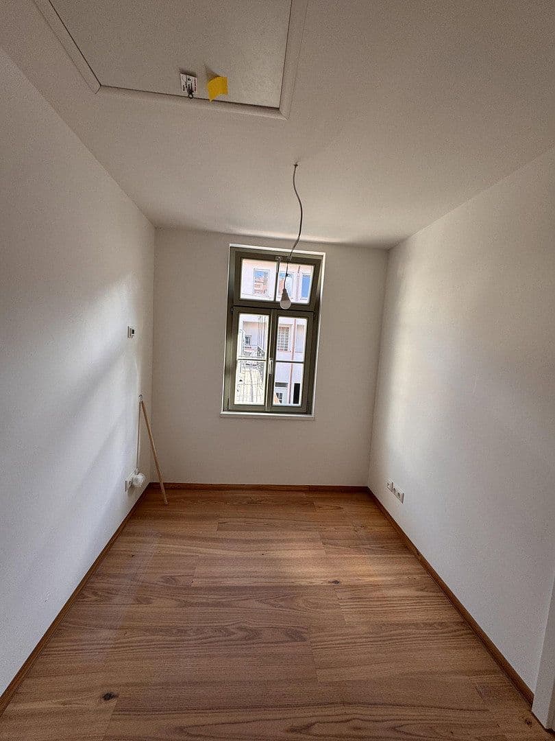 Pronájem bytu 3+1 77 m², Friedrichstraße 32, Erlangen, Bavorsko Pronájem bytu 3+1 77 m², Friedrichstraße 32, Erlangen, Bavorsko